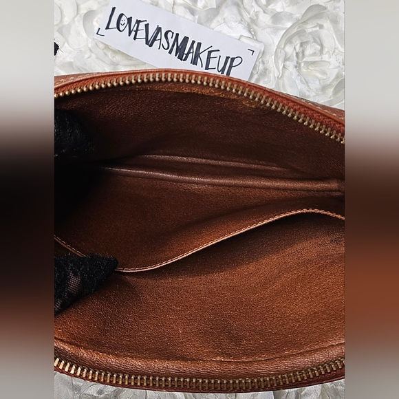 Louis Vuitton Wristlet (Classic Mono.) - Picture 13 of 14